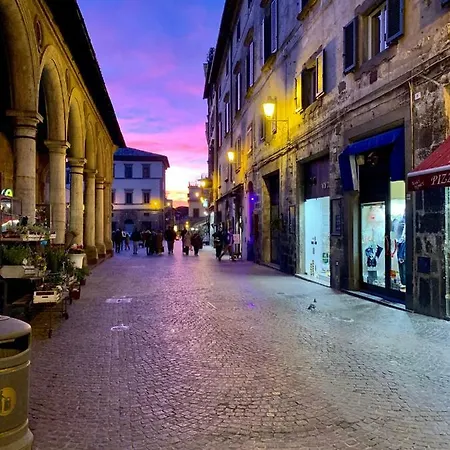 L' Antica Piazzetta Apartment *